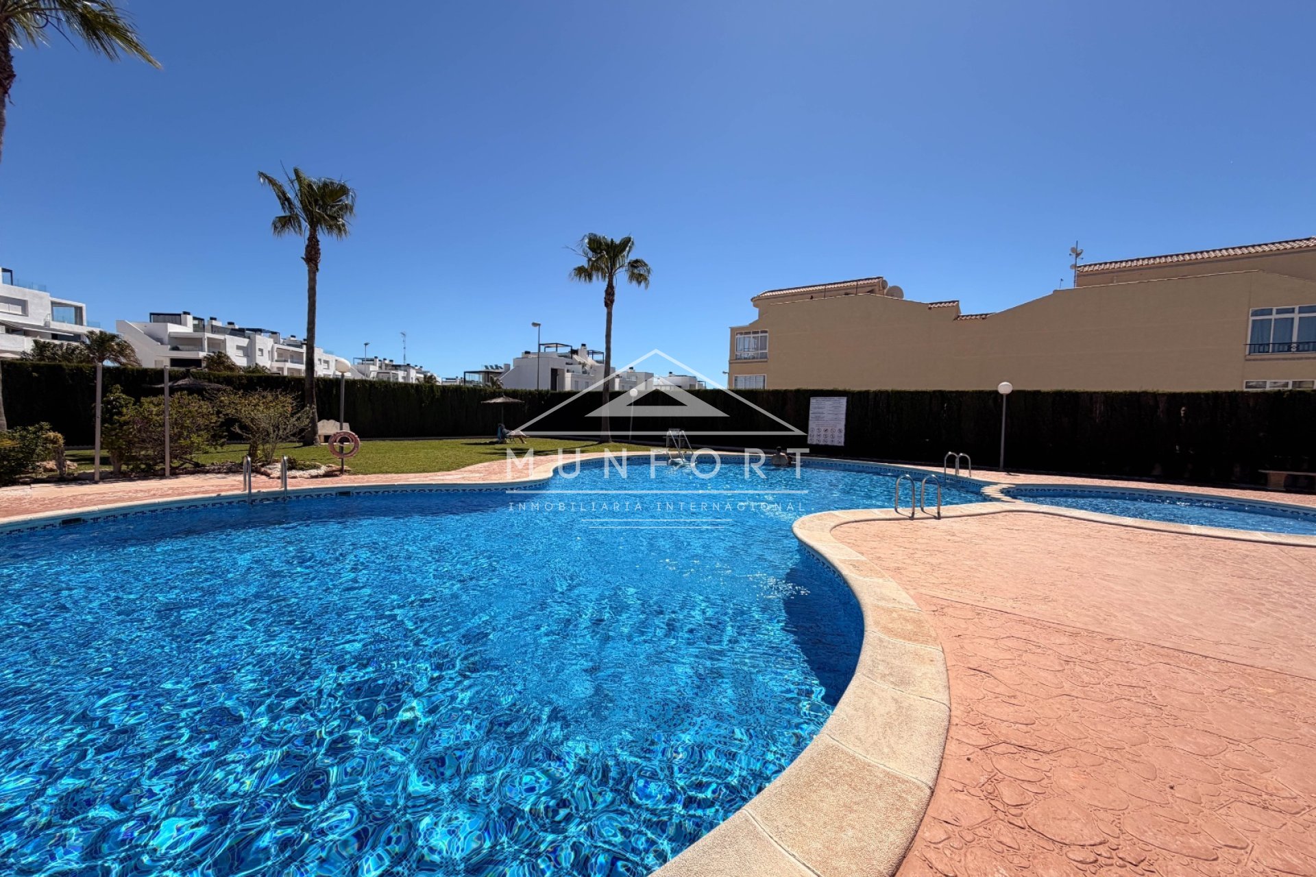 Wiederverkauf - Villen -
Orihuela Costa - Punta Prima