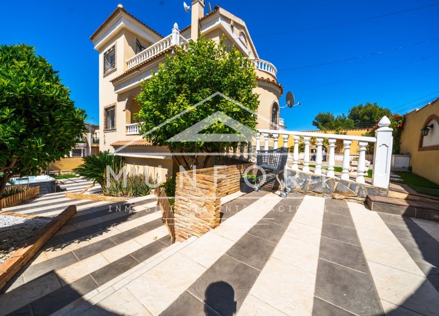 Wiederverkauf - Villen -
Orihuela Costa - Villamart&iacute;n