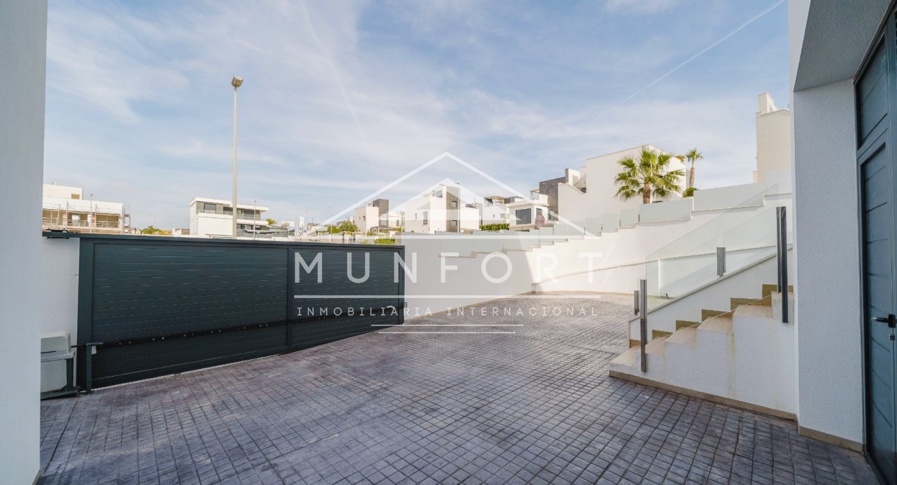 Wiederverkauf - Villen -
Orihuela Costa