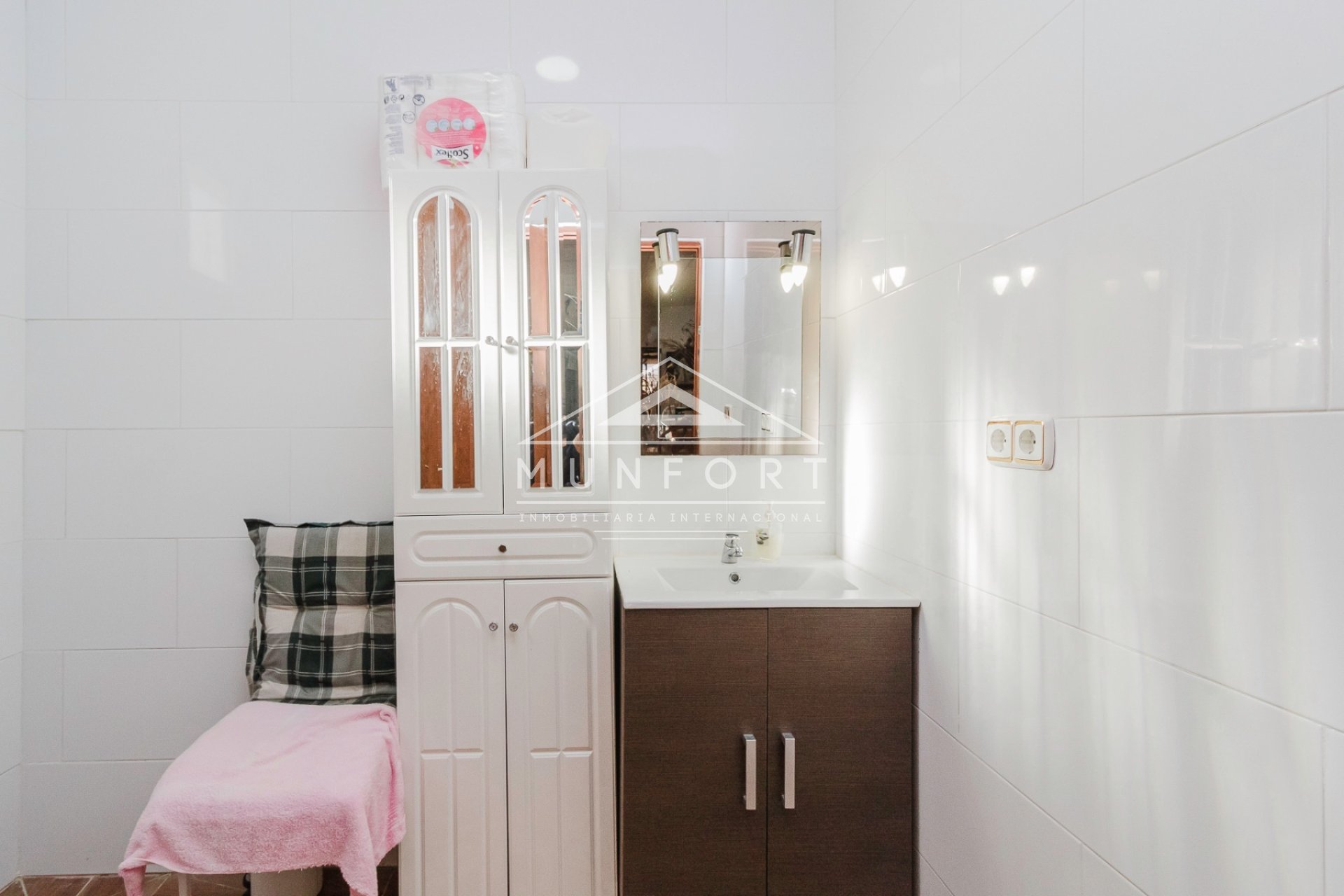 Wiederverkauf - Villen -
Orihuela