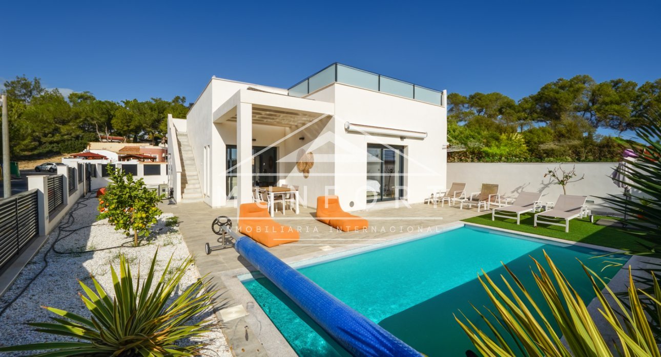 Wiederverkauf - Villen -
Pilar de la Horadada - Pinar de Campoverde