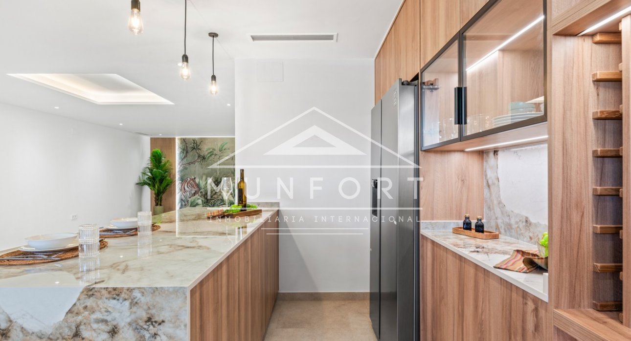 Wiederverkauf - Villen -
Polop de La Marina 