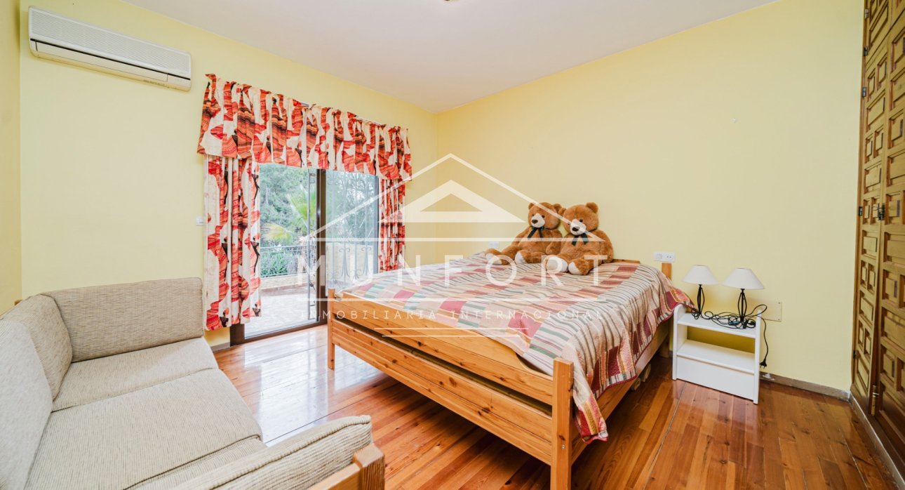 Wiederverkauf - Villen -
Pozo Estrecho