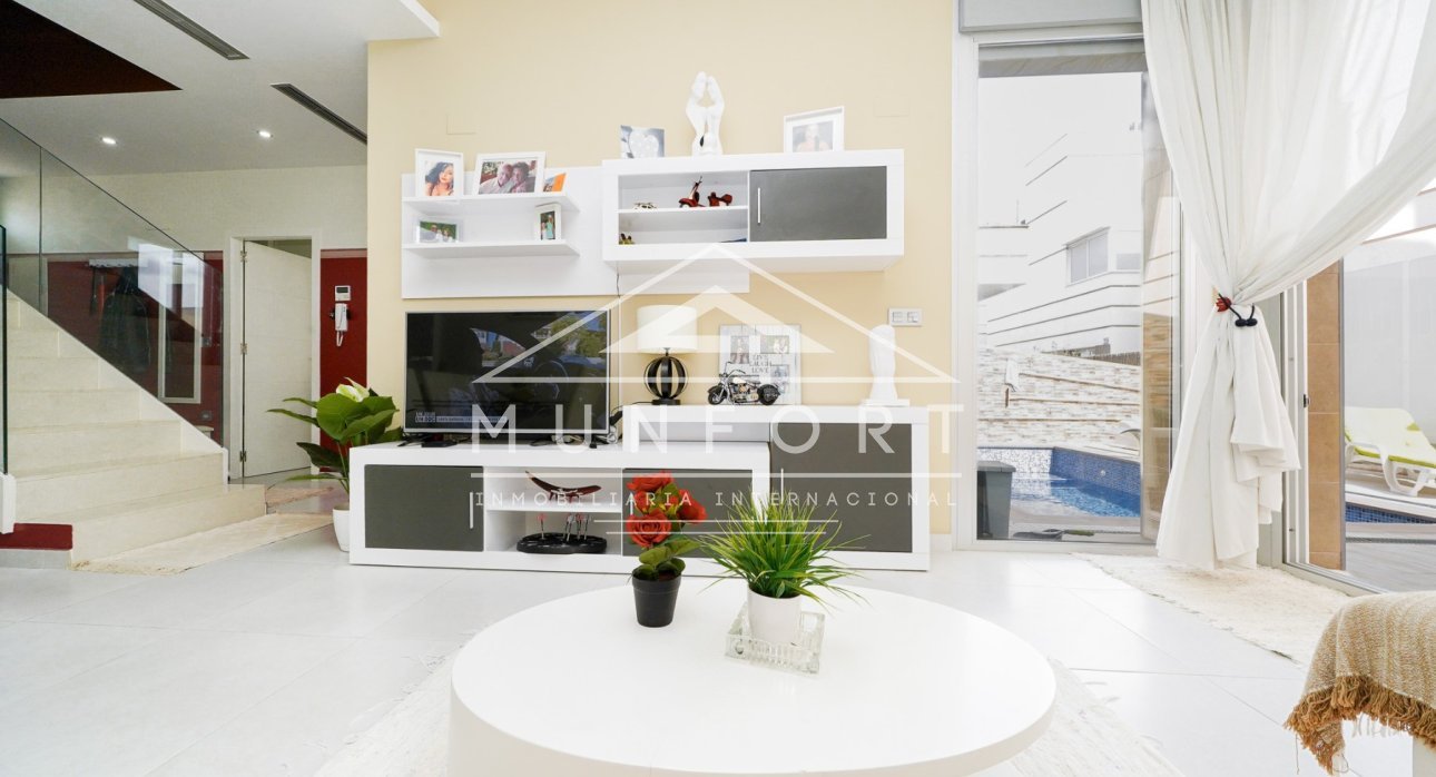 Wiederverkauf - Villen -
Rojales