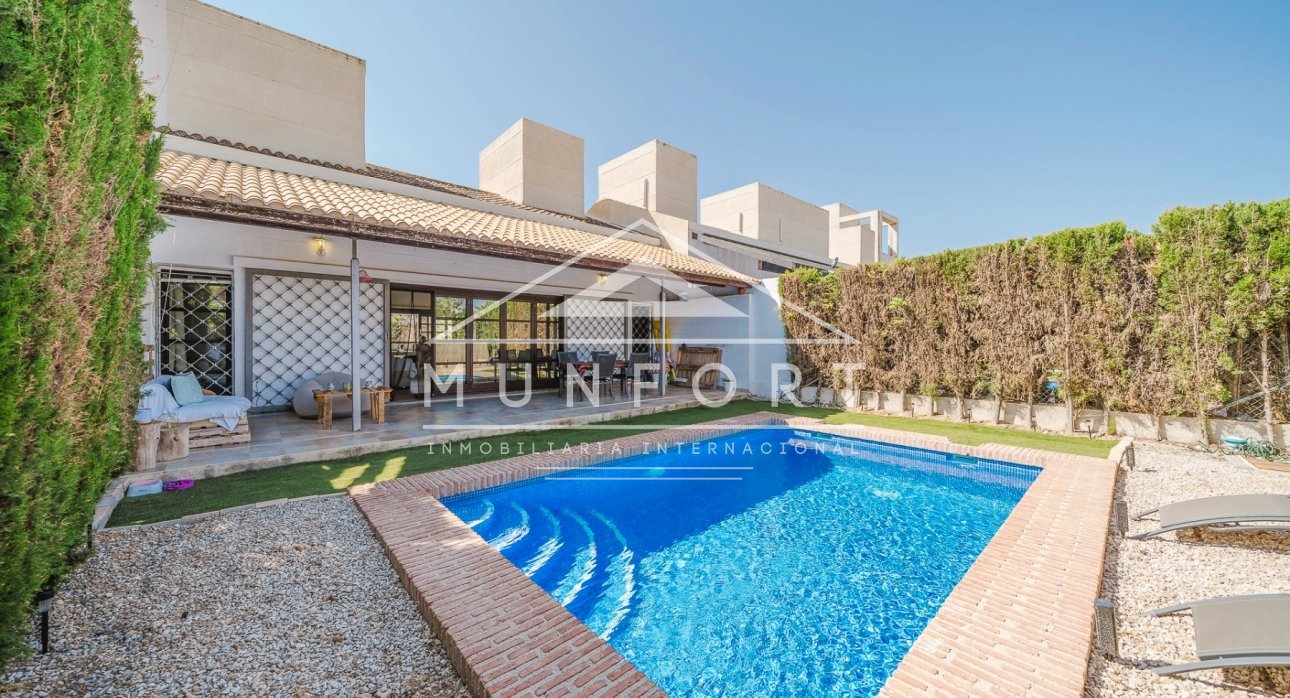 Wiederverkauf - Villen -
Sucina