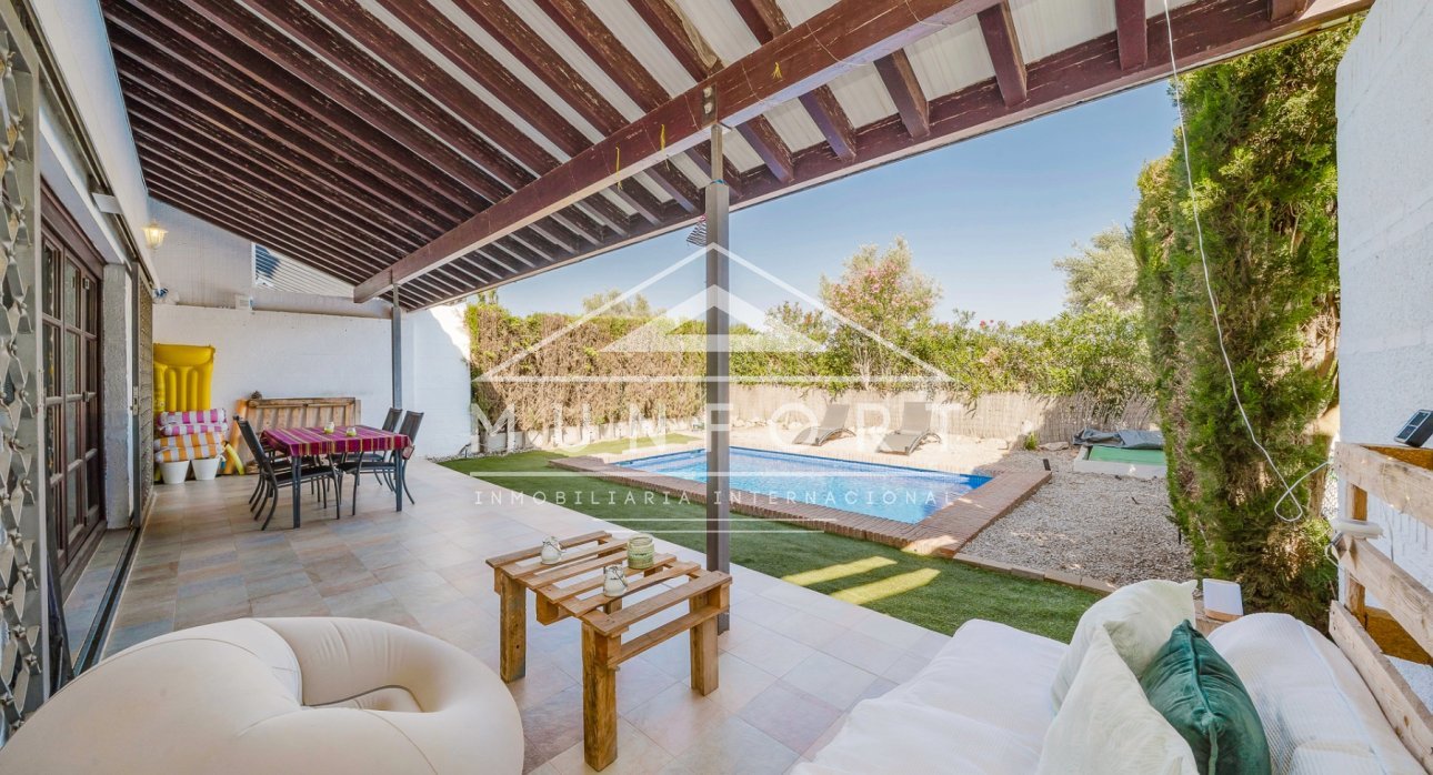 Wiederverkauf - Villen -
Sucina