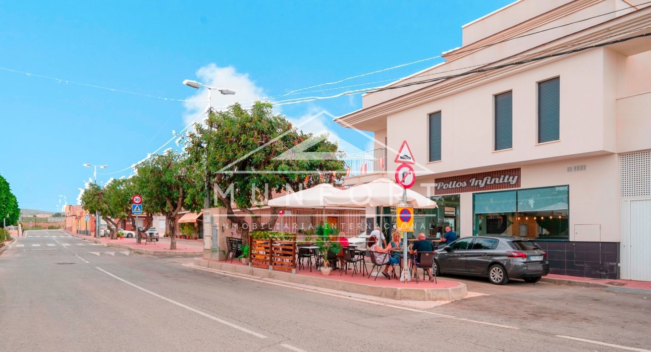 Wiederverkauf - Villen -
Sucina