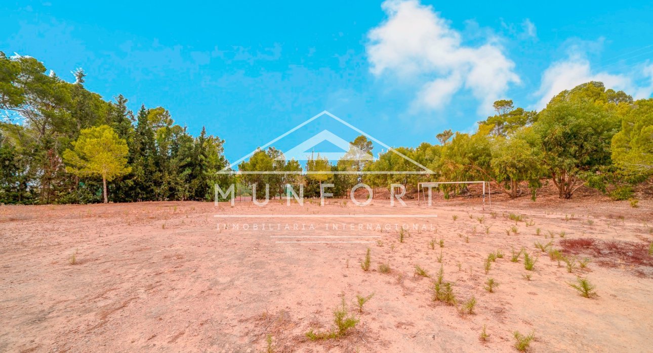 Wiederverkauf - Villen -
Sucina