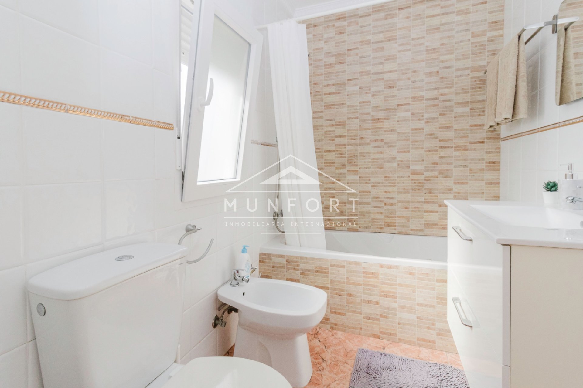 Wiederverkauf - Villen -
Torrevieja - Aguas Nuevas - Torrevieja