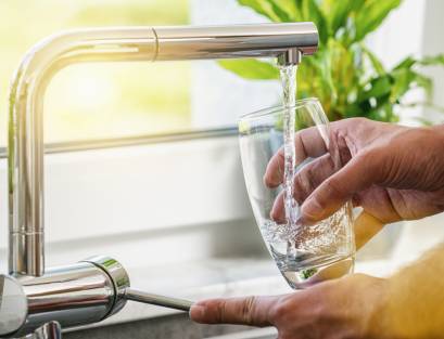 Comment Économiser l’Eau à la Maison : Des Conseils Pratiques que Beaucoup de Propriétaires Ignorent Encore