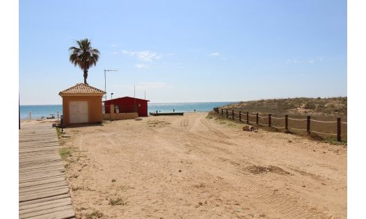 Resale - Villas -
Torrevieja - La Mata