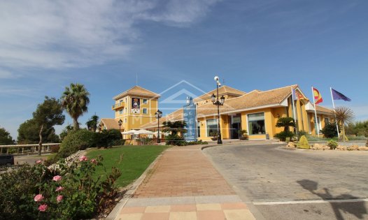 Herverkoop - Luxe villa's -
Orihuela Costa - Las Colinas Golf