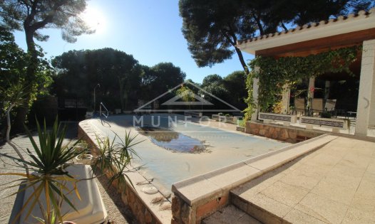 Resale - Villas -
Orihuela Costa - Dehesa de Campoamor