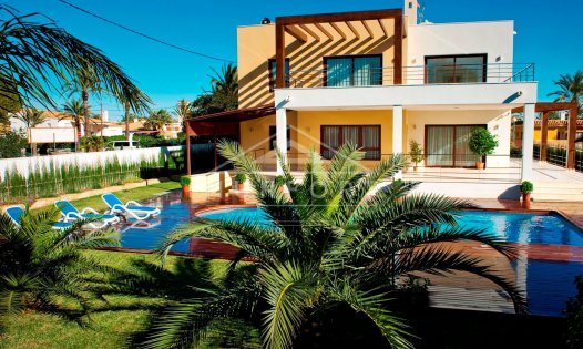 Resale - Villas -
Orihuela Costa - Cabo Roig