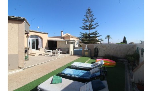 Segunda mano - Villas -
Torrevieja - Los Balcones