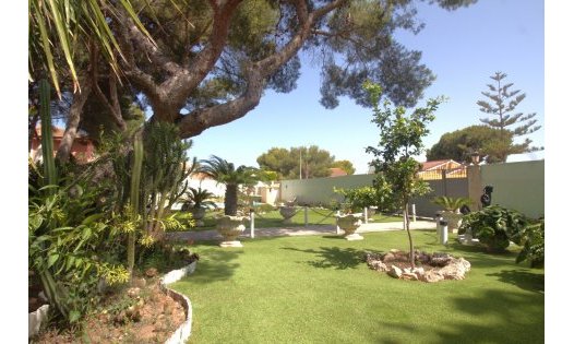 Resale - Villas -
Dehesa de Campoamor