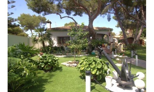 Resale - Villas -
Orihuela Costa - Dehesa de Campoamor