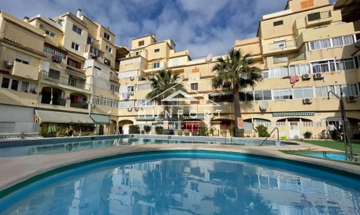 Återförsäljning - Duplex -
Torrevieja