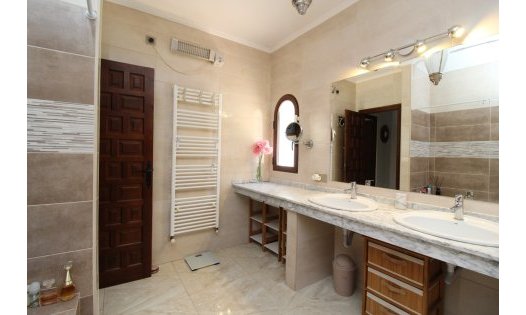 Videresalg - Luksusvillaer -
Orihuela Costa - Villamartin