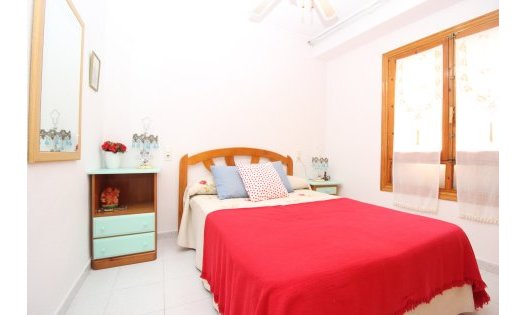 Alquiler a largo plazo - Apartamentos -
Torrevieja