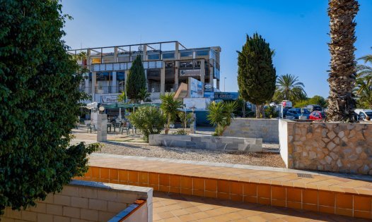 Resale - Villas -
Orihuela Costa - Villamartín