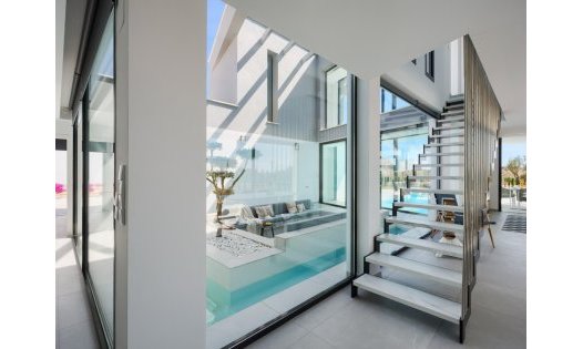 Resale - Luxury Villas -
Baños y mendigo - Baños y Mendigo