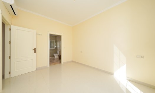 Resale - Luxury Villas -
Orihuela Costa - Cabo Roig