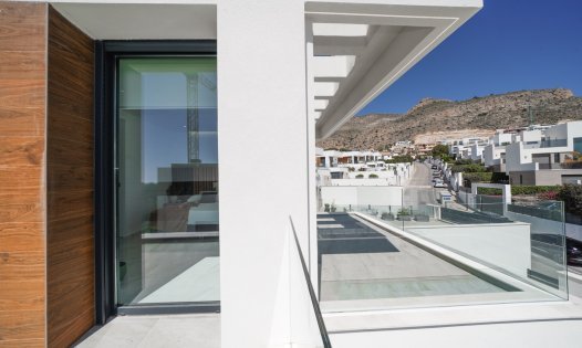 Herverkoop - Luxe villa's -
Finestrat