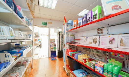 Videresalg -  Kommersiell eiendom -
Torrevieja - El Salado - Torrevieja