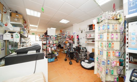 Videresalg -  Kommersiell eiendom -
Torrevieja - El Salado - Torrevieja