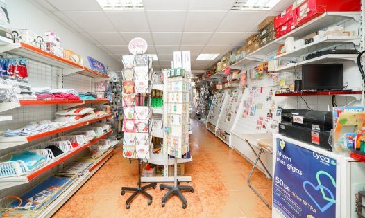 Videresalg -  Kommersiell eiendom -
Torrevieja - El Salado - Torrevieja