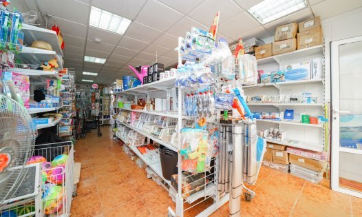 Videresalg -  Kommersiell eiendom -
Torrevieja - El Salado - Torrevieja