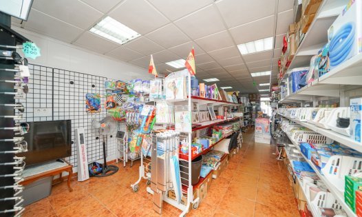 Videresalg -  Kommersiell eiendom -
Torrevieja - El Salado - Torrevieja