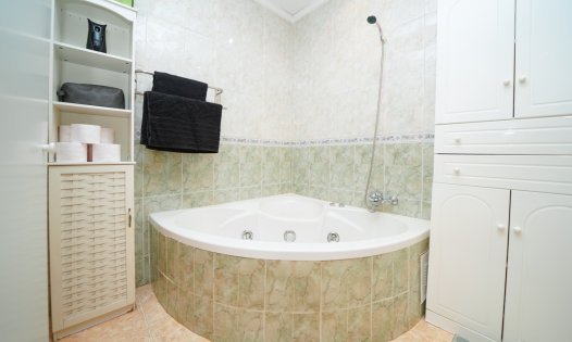 Videresalg -  Kommersiell eiendom -
Torrevieja - El Salado - Torrevieja