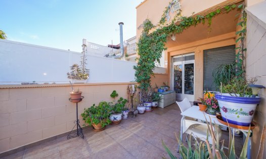 Videresalg -  Kommersiell eiendom -
Torrevieja - El Salado - Torrevieja