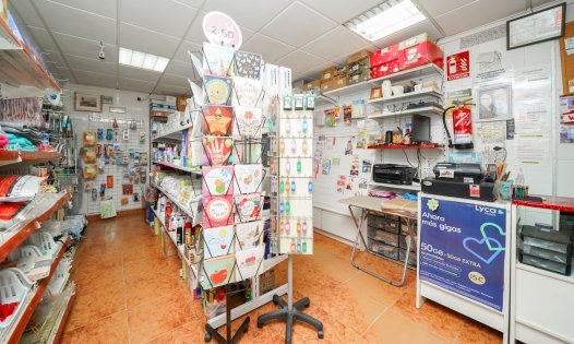 Videresalg -  Kommersiell eiendom -
Torrevieja - El Salado - Torrevieja