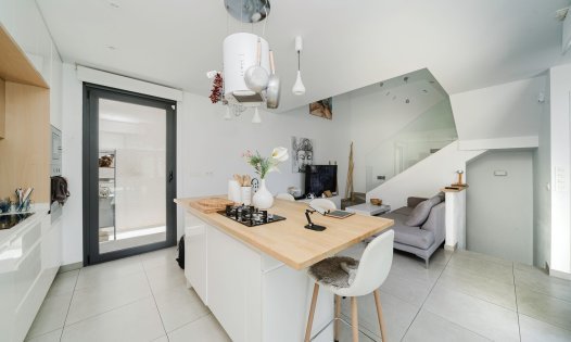 Herverkoop - Villa's -
Benijófar