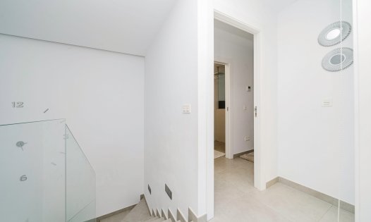 Herverkoop - Villa's -
Benijófar