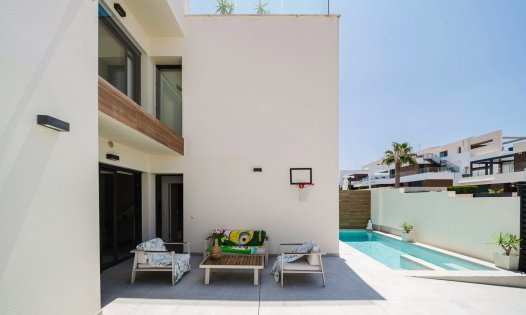 Herverkoop - Villa's -
Benijófar