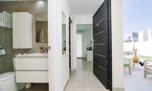 Herverkoop - Villa's -
Benijófar