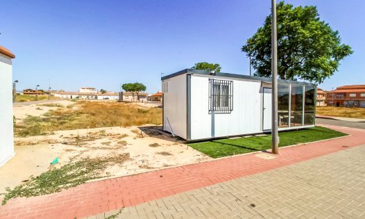 Resale - Plots -
Roldán