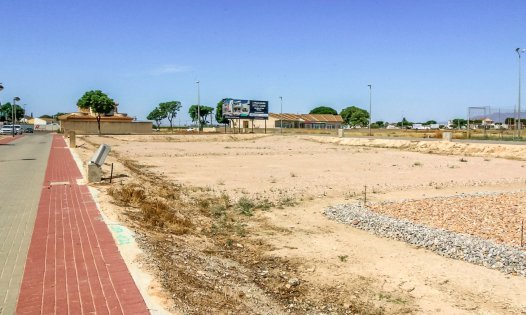 Resale - Plots -
Roldán