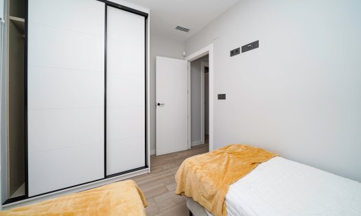 Resale - Bungalows -
Pilar de la Horadada