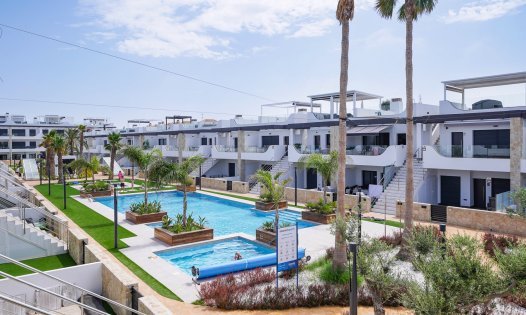 Resale - Bungalows -
Pilar de la Horadada