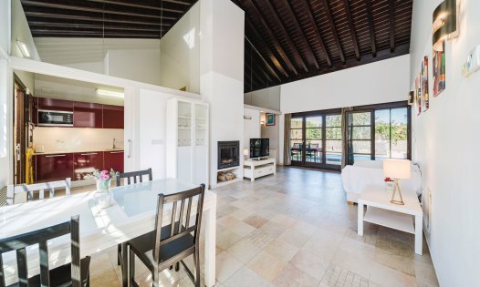 Wiederverkauf - Villen -
Sucina