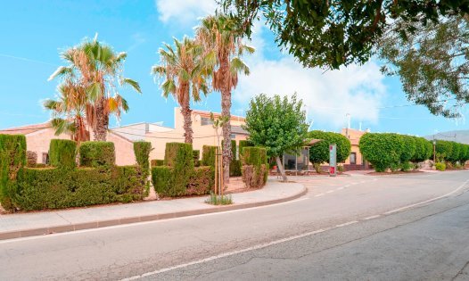 Wiederverkauf - Villen -
Sucina