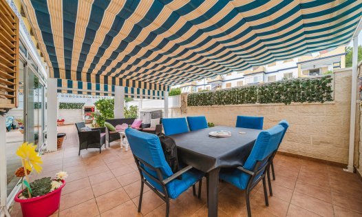 Återförsäljning - Villor -
Pilar de la Horadada - Mil Palmeras