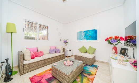 Återförsäljning - Villor -
Pilar de la Horadada - Mil Palmeras