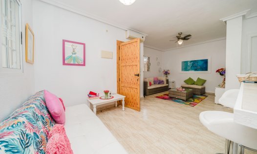 Återförsäljning - Villor -
Pilar de la Horadada - Mil Palmeras