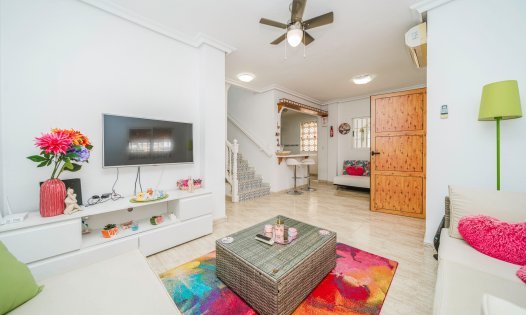 Återförsäljning - Villor -
Pilar de la Horadada - Mil Palmeras